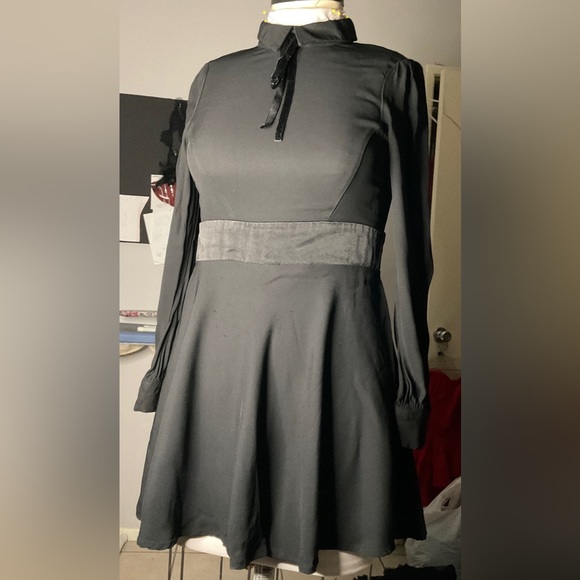 High collar “Wednesday Addams” mini dress - Picture 2 of 6